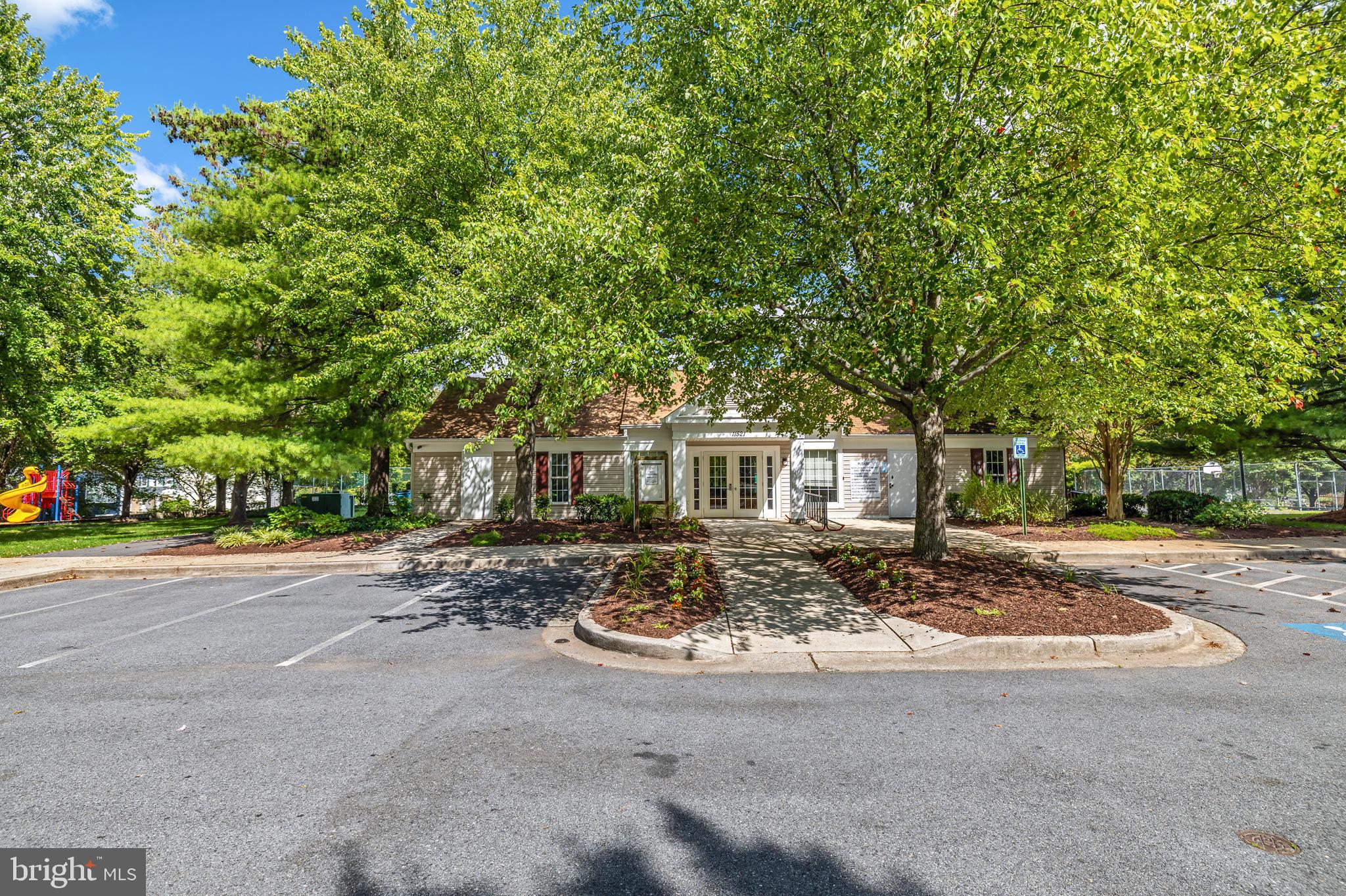 11 Doxdam COURT
