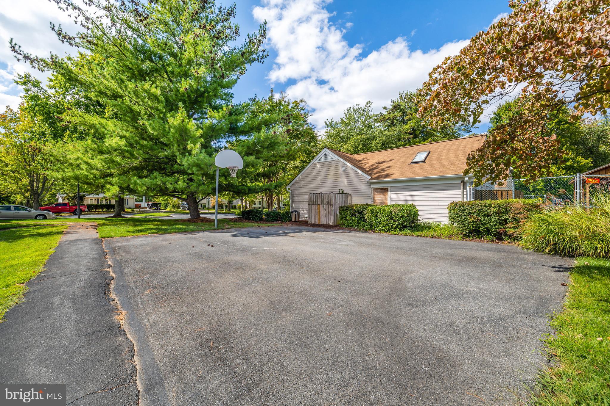 11 Doxdam COURT