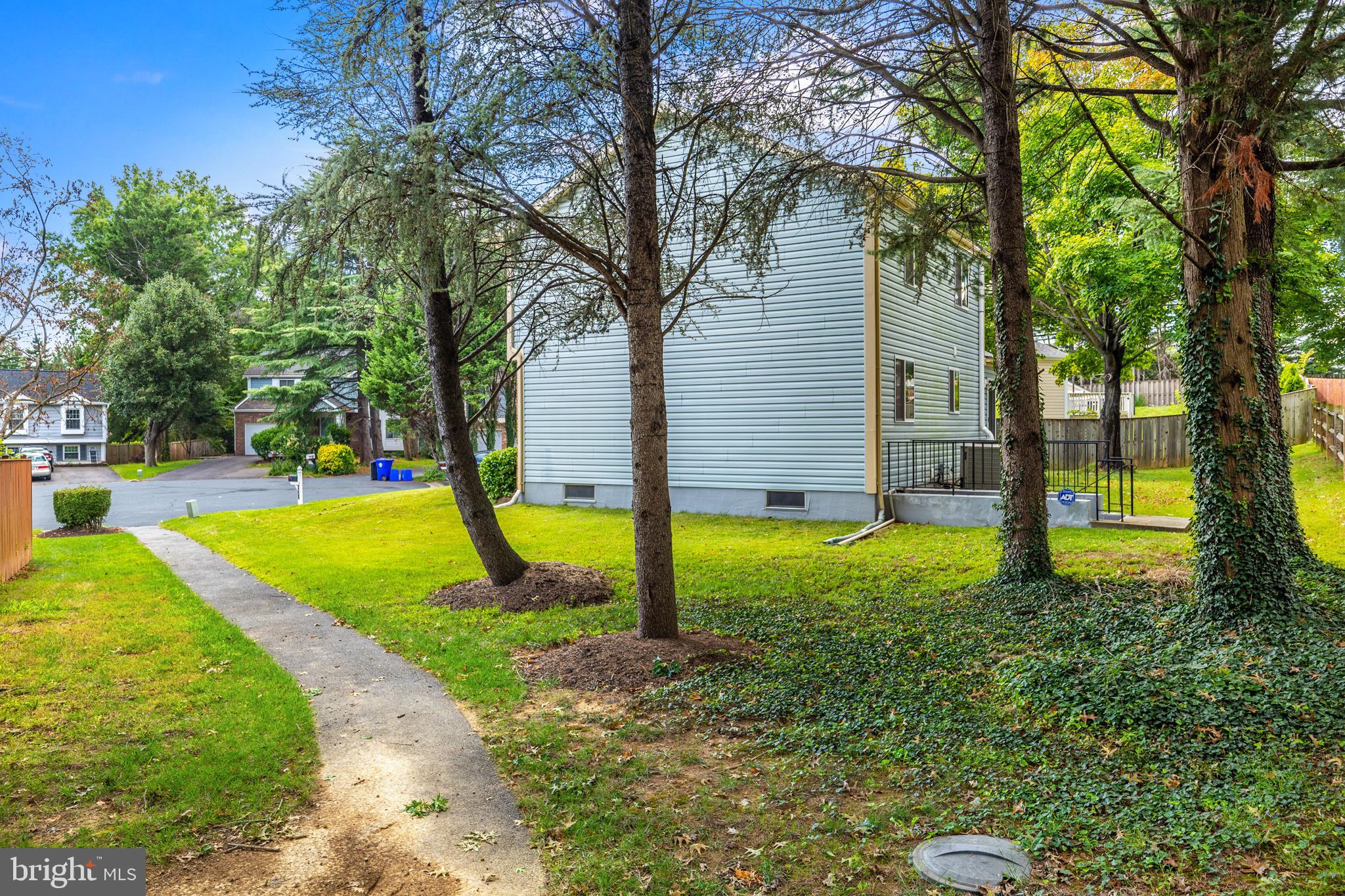 11 Doxdam COURT