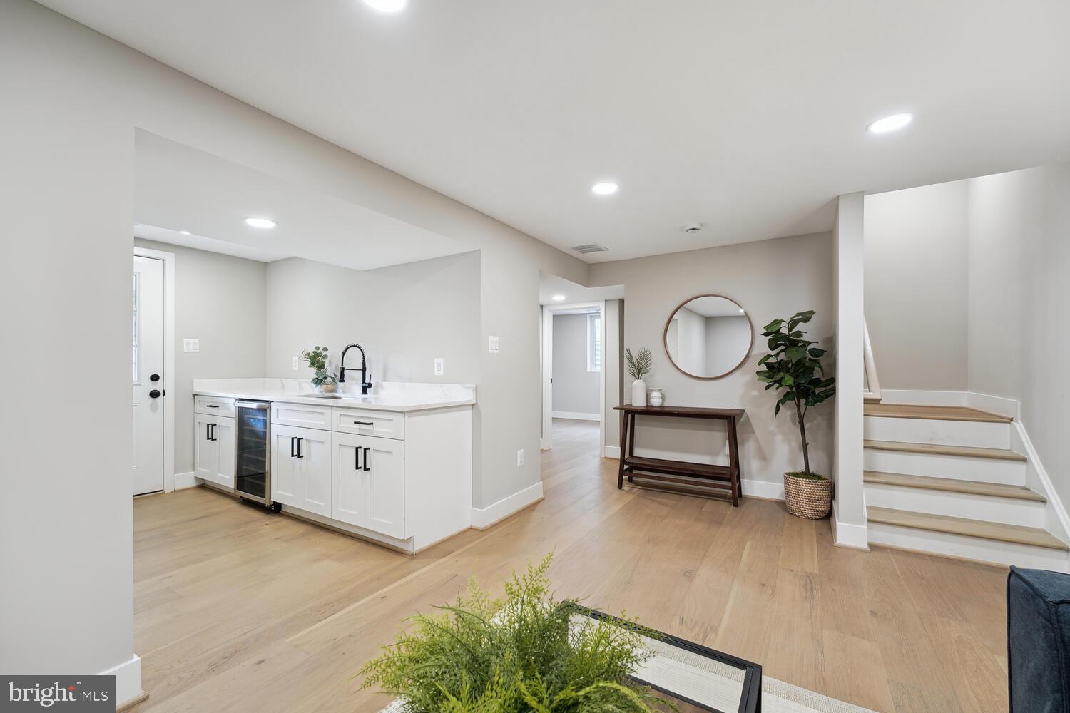 1610 Noyes DRIVE