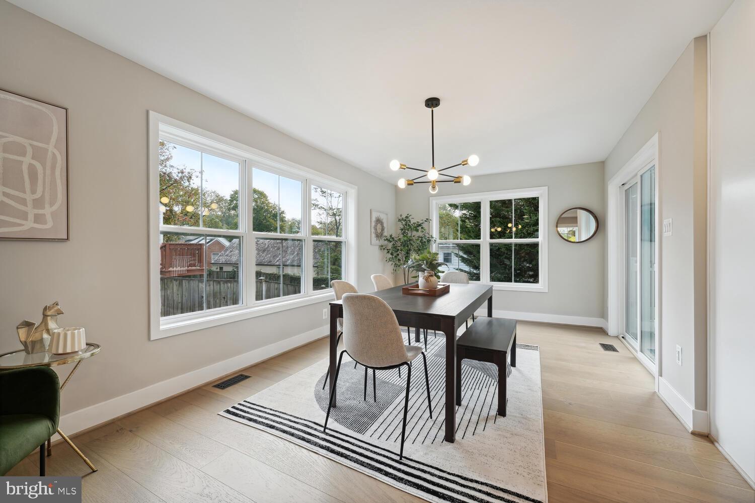 1610 Noyes DRIVE