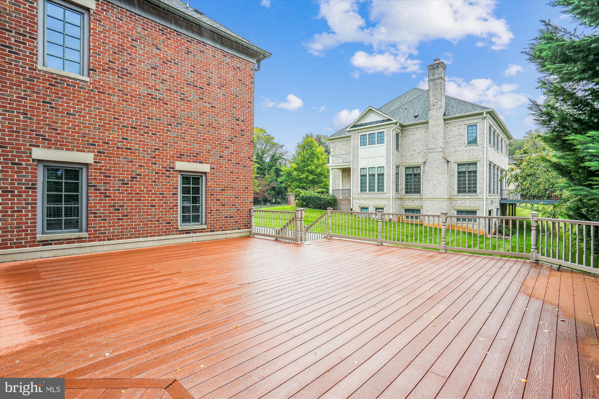 6008 Lux LANE