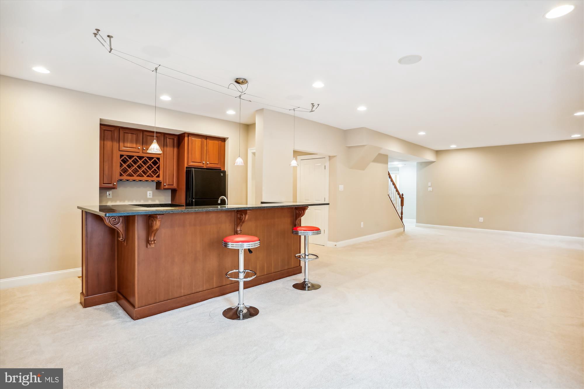 6008 Lux LANE