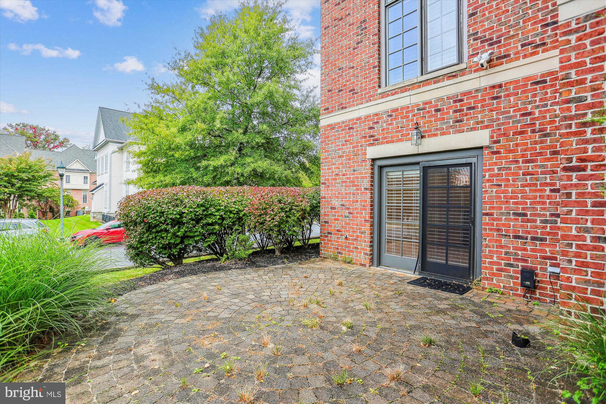 6008 Lux LANE