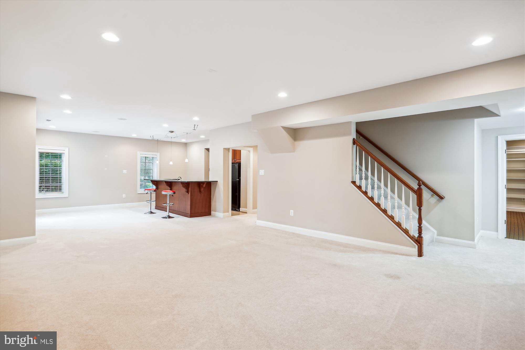 6008 Lux LANE