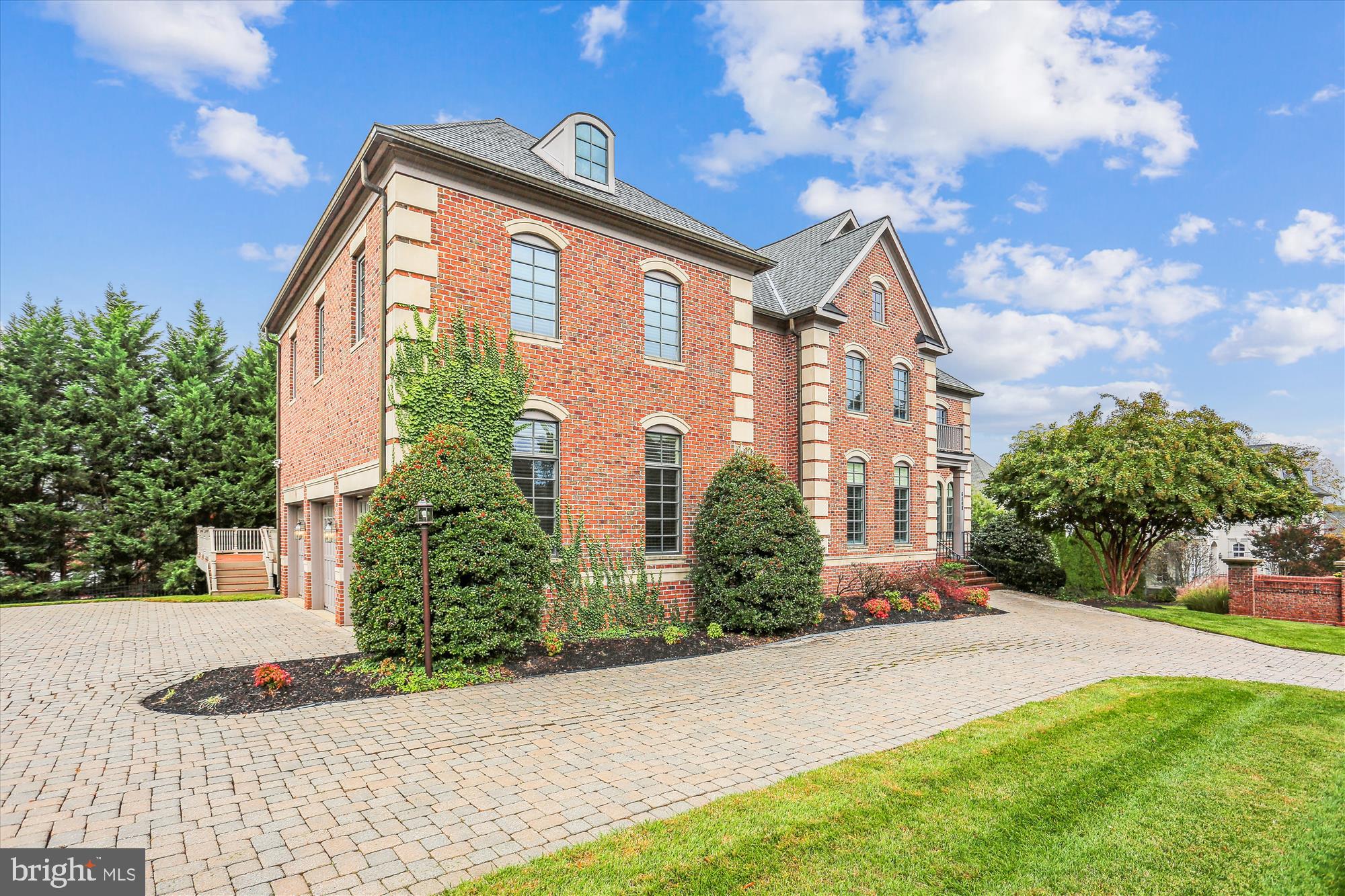 6008 Lux LANE