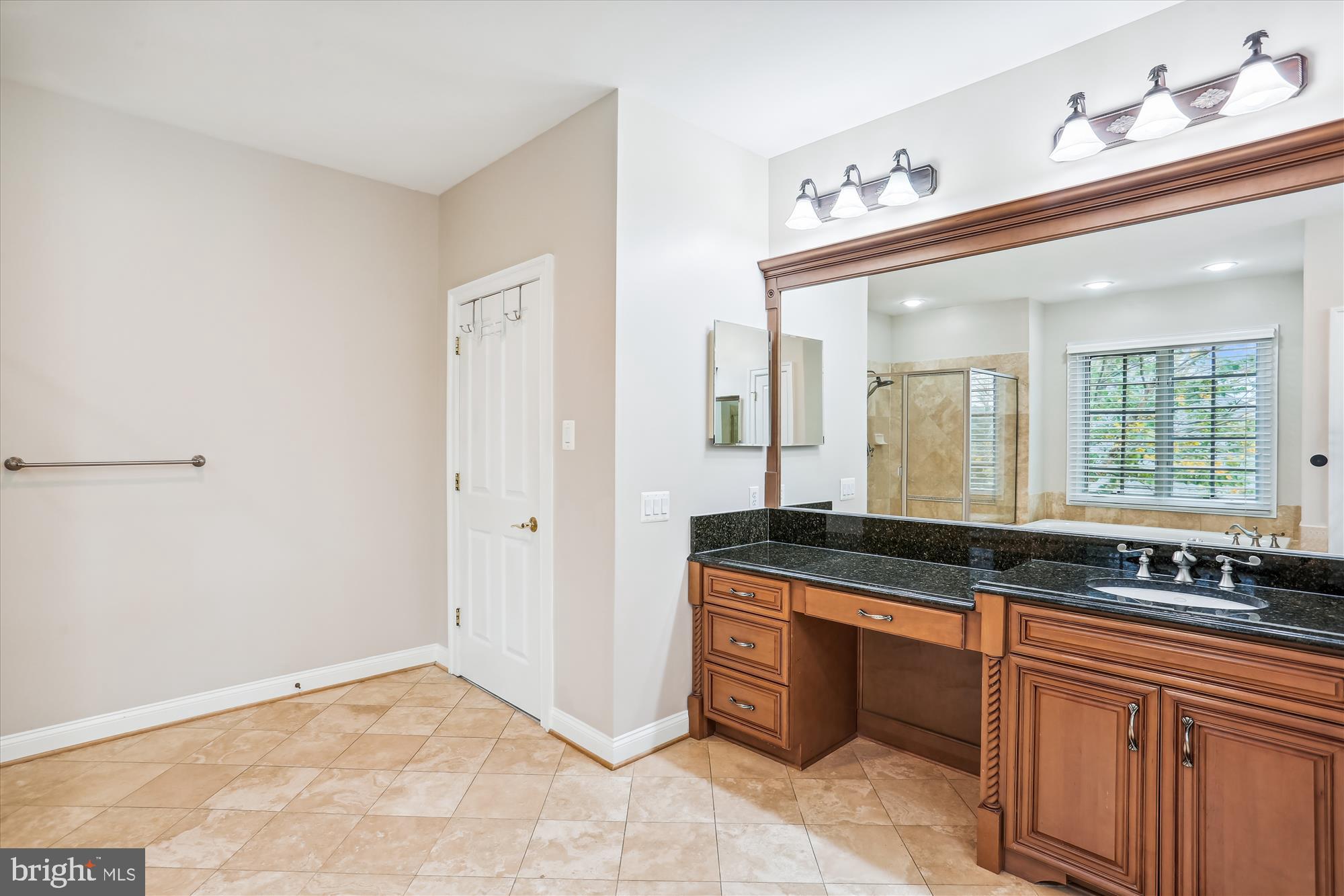 6008 Lux LANE