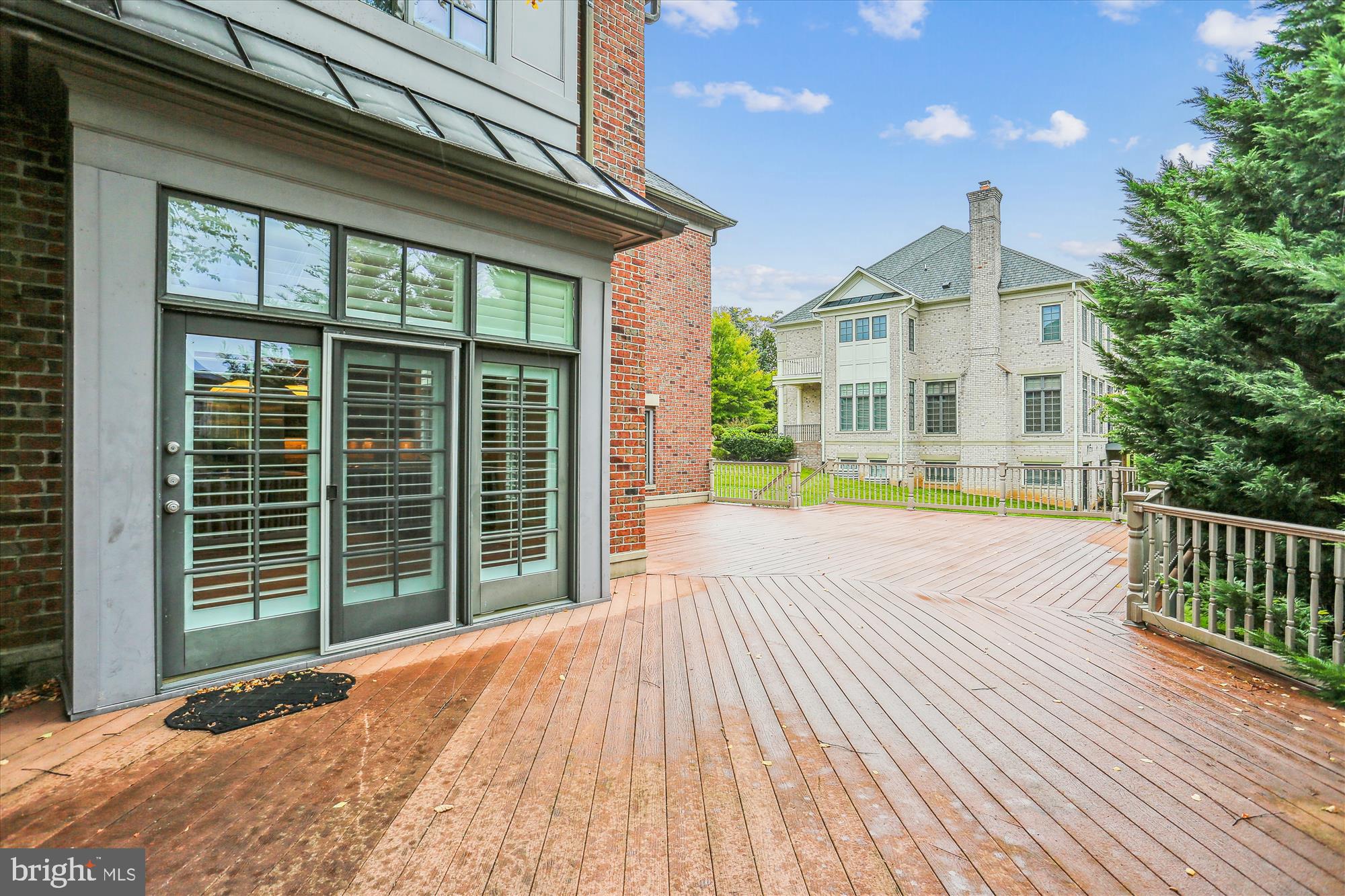 6008 Lux LANE