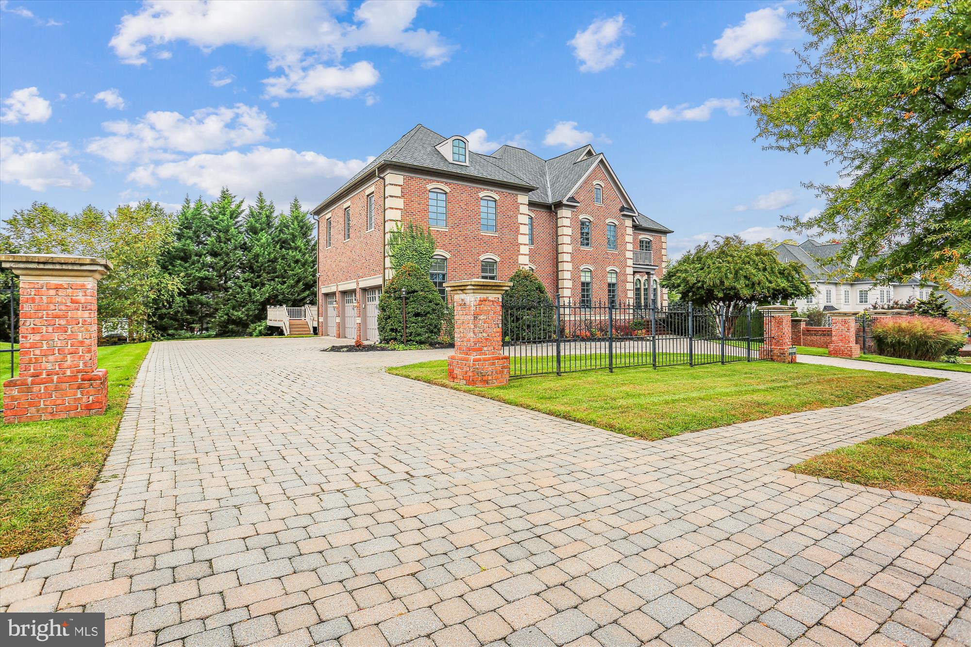 6008 Lux LANE