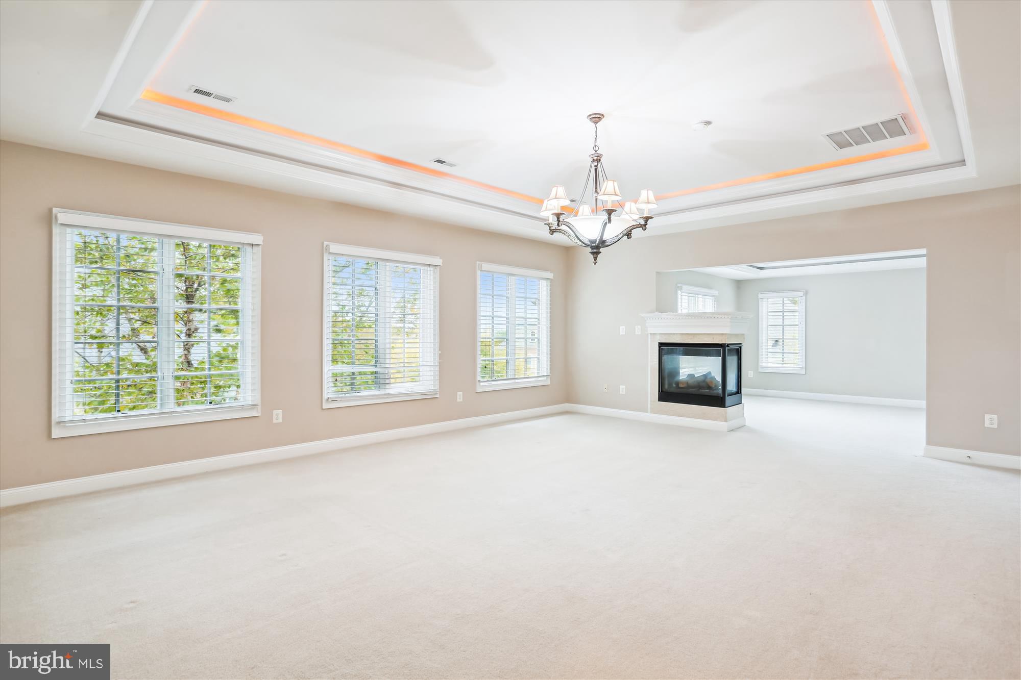 6008 Lux LANE