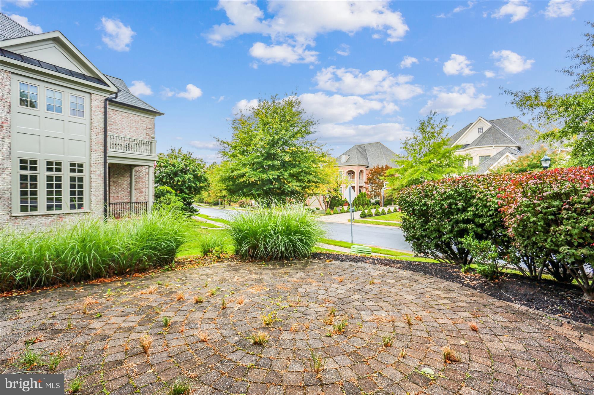 6008 Lux LANE