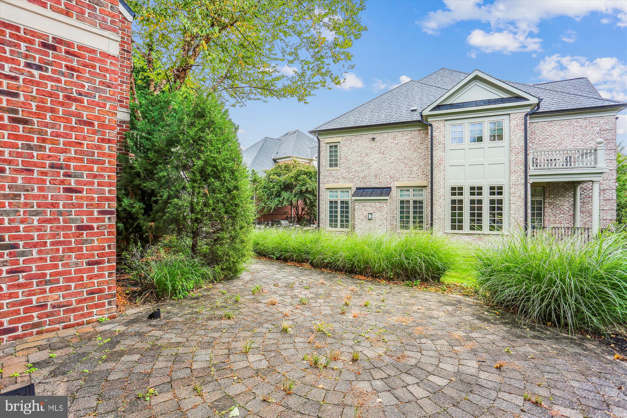 6008 Lux LANE