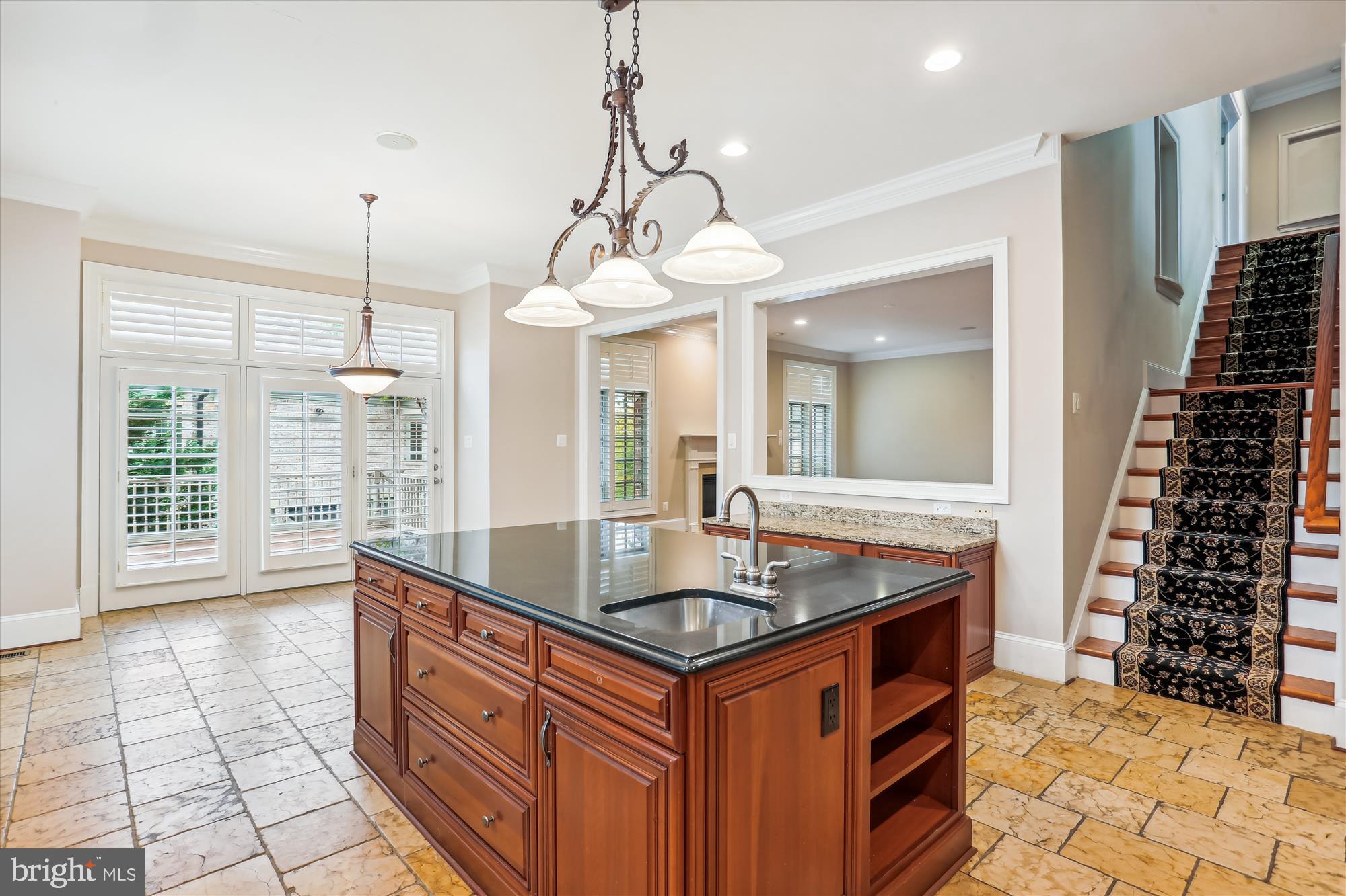 6008 Lux LANE