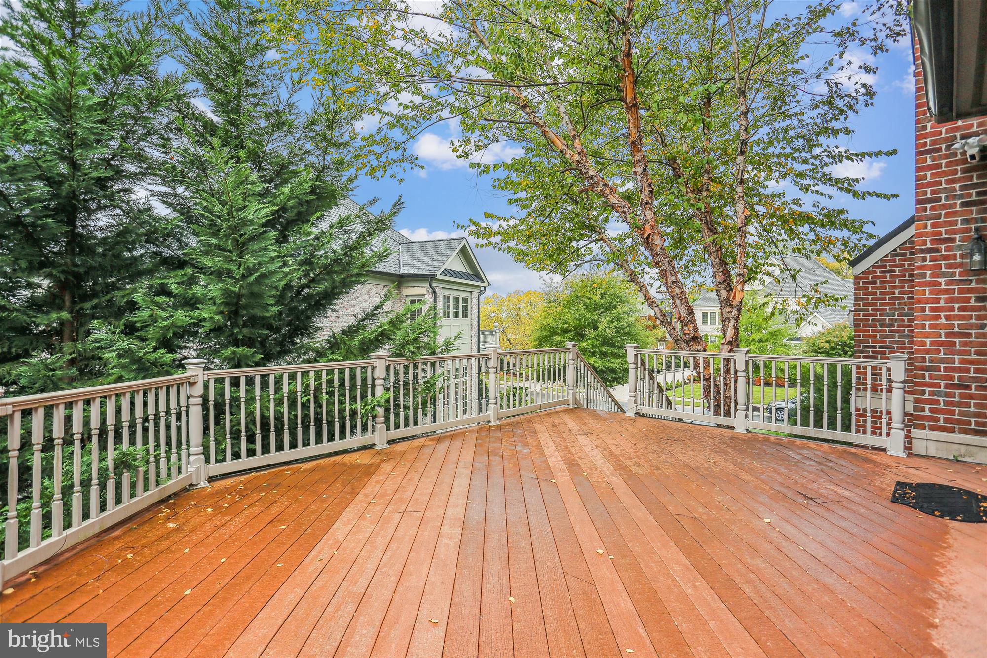6008 Lux LANE