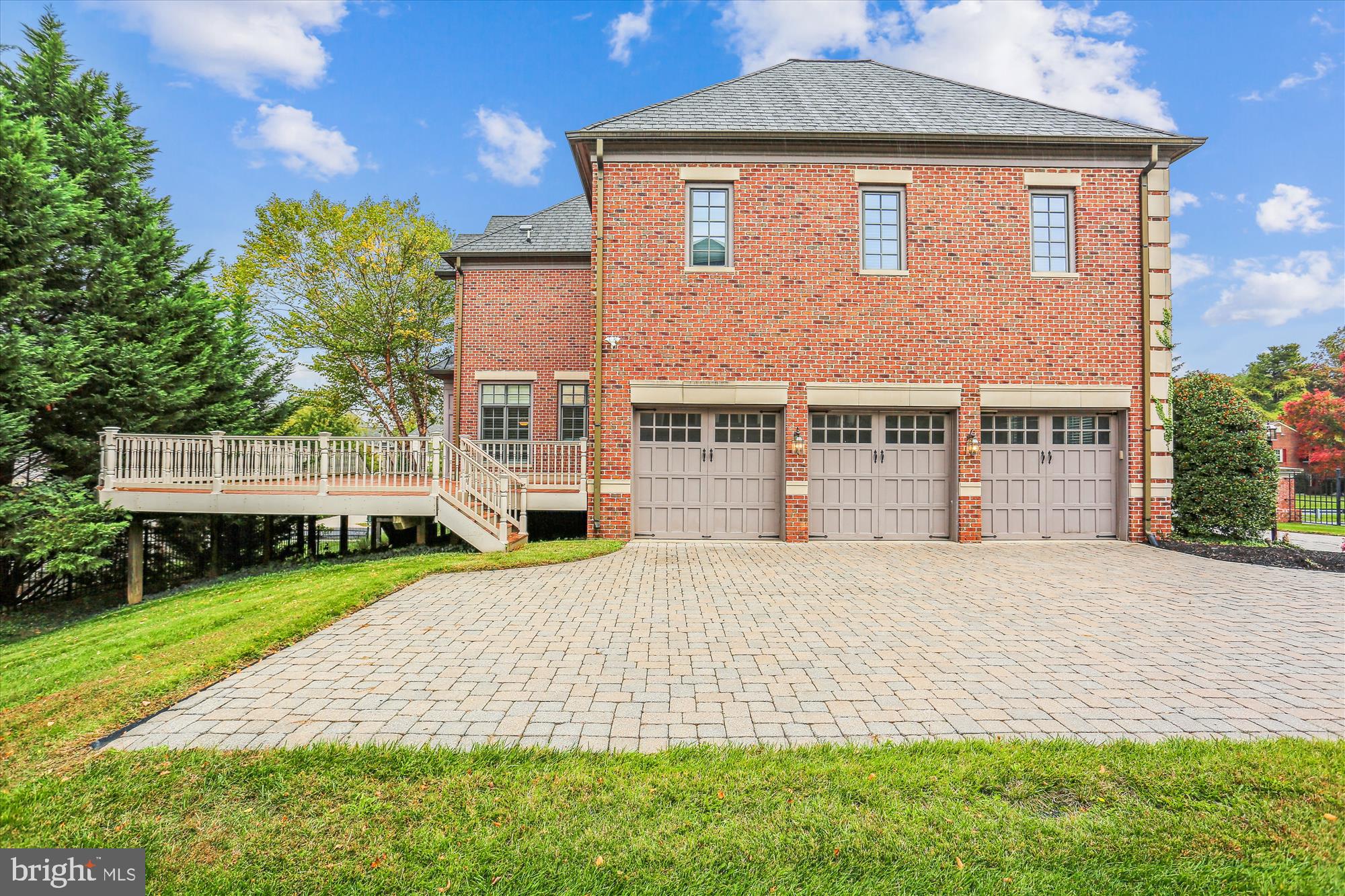6008 Lux LANE
