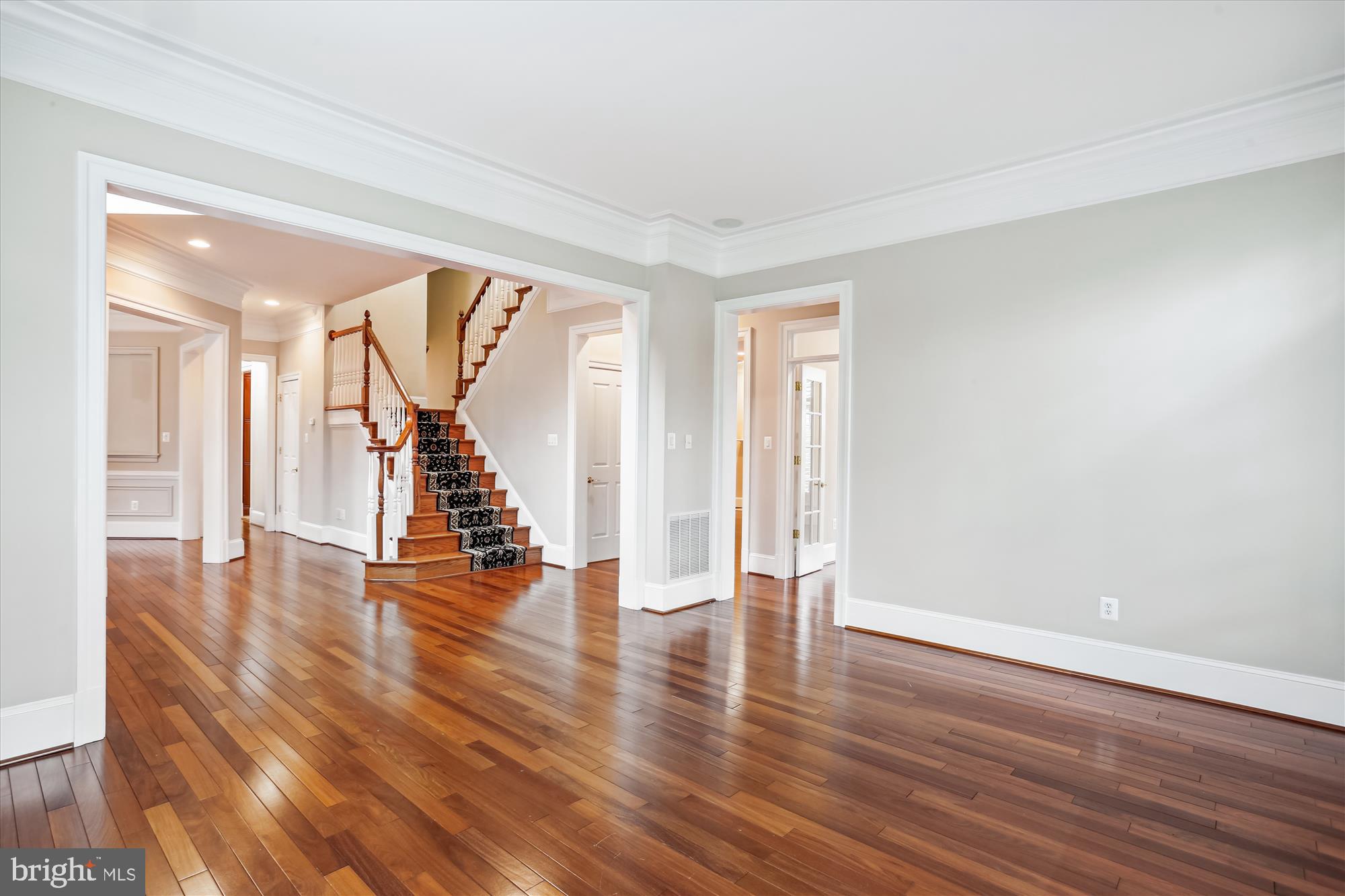 6008 Lux LANE