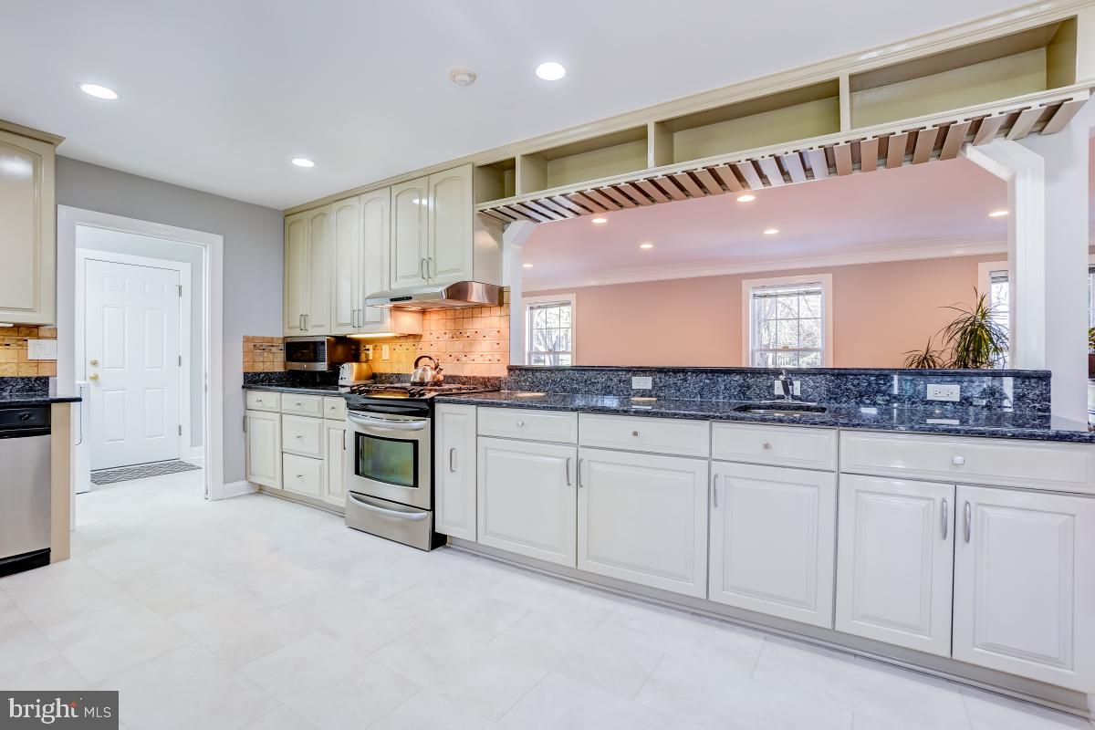 15105 Red Clover Dr