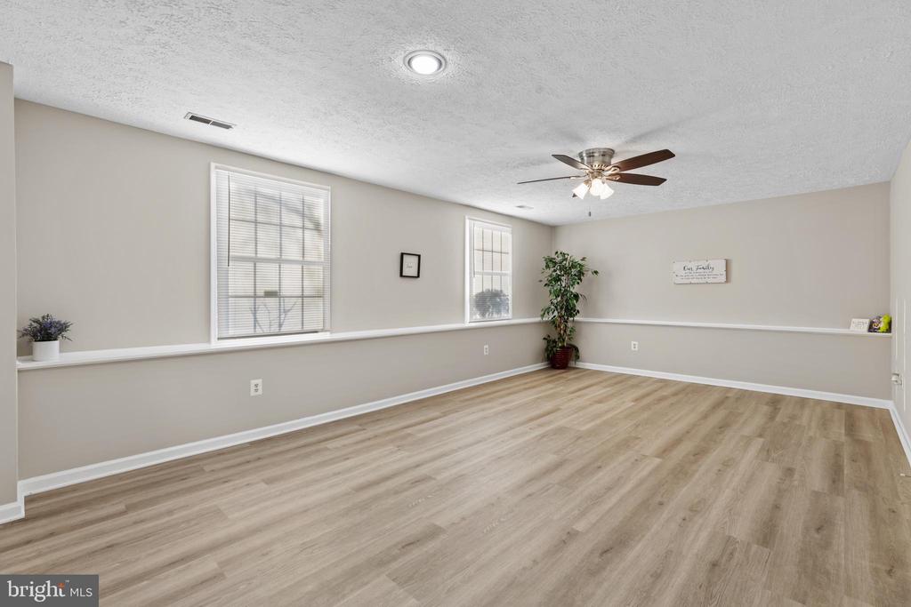 9 Scottsbury Ct
