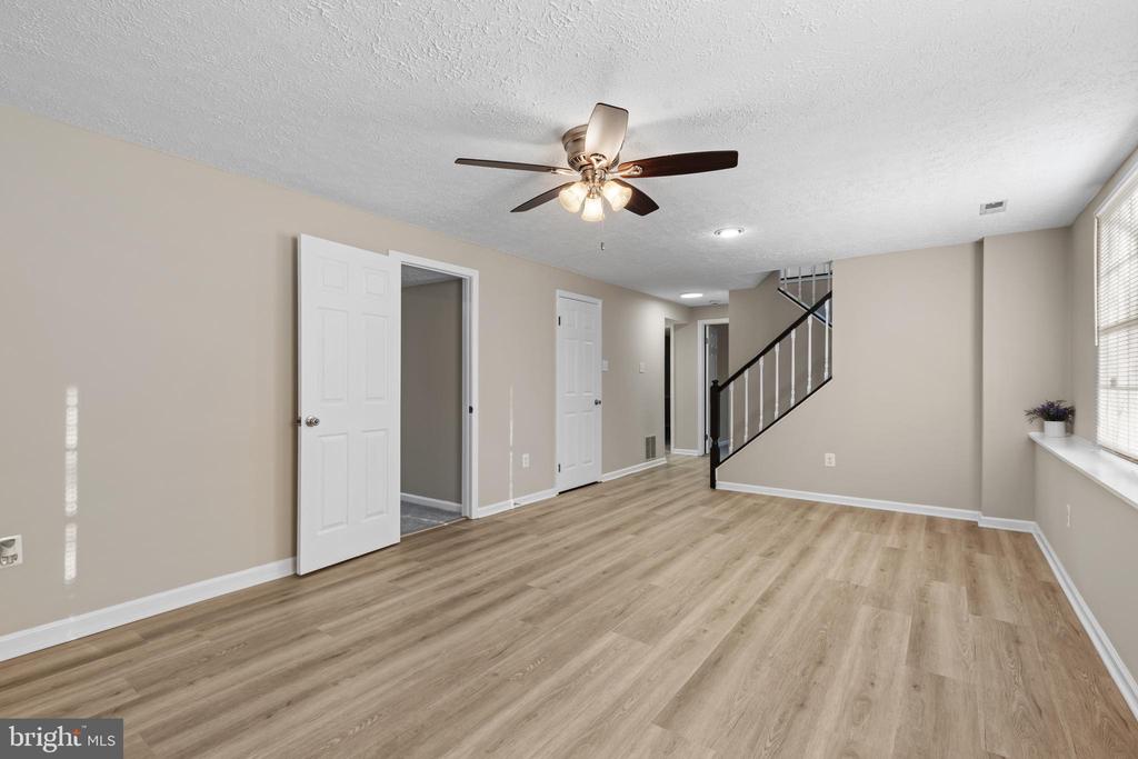 9 Scottsbury Ct