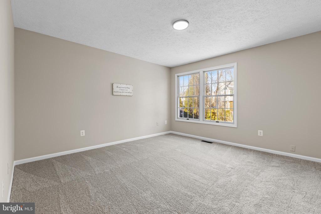 9 Scottsbury Ct