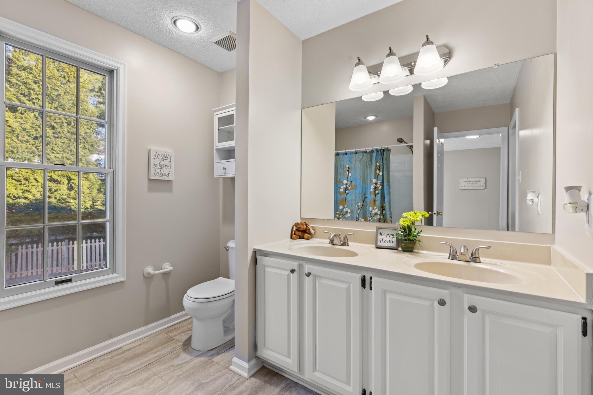 9 Scottsbury Ct