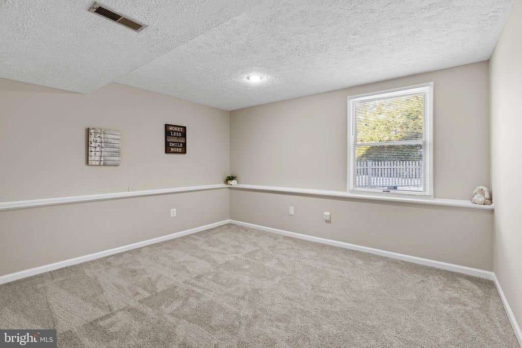 9 Scottsbury Ct