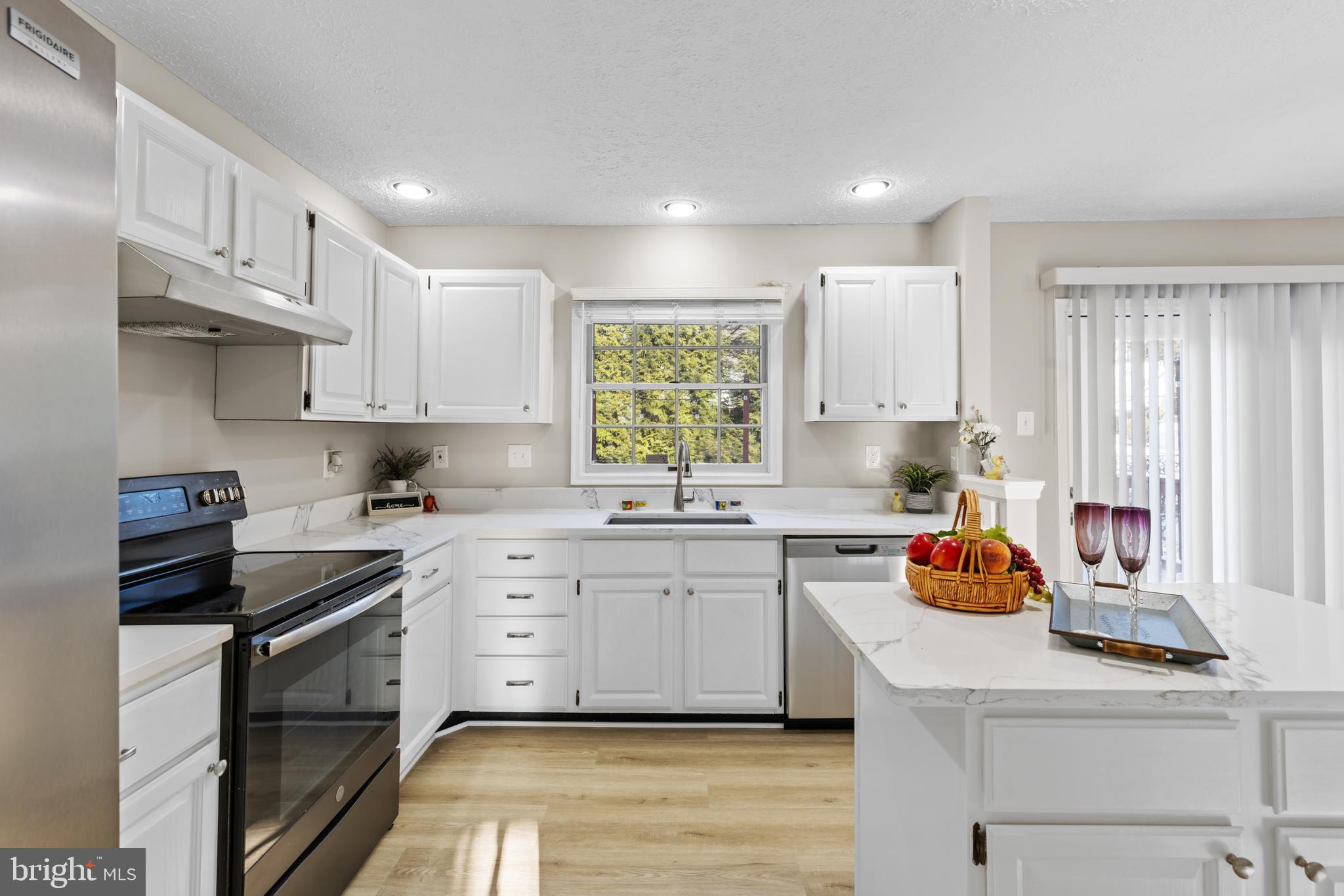 9 Scottsbury Ct