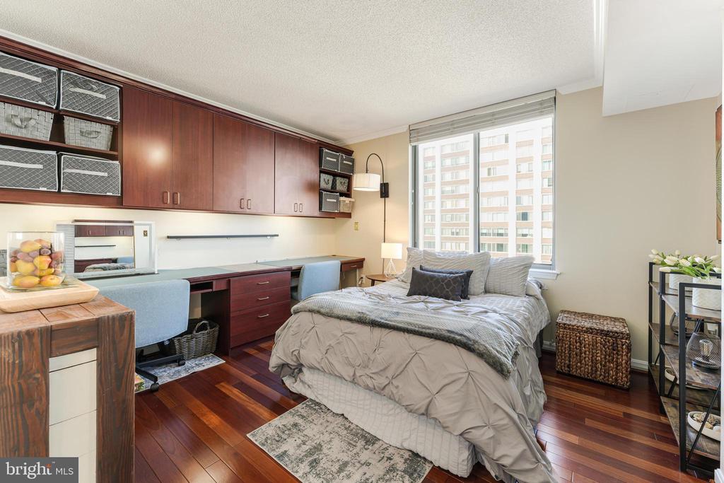 11710 Old Georgetown #930