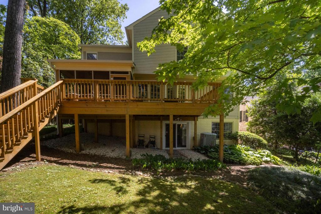 1531 Live Oak Dr