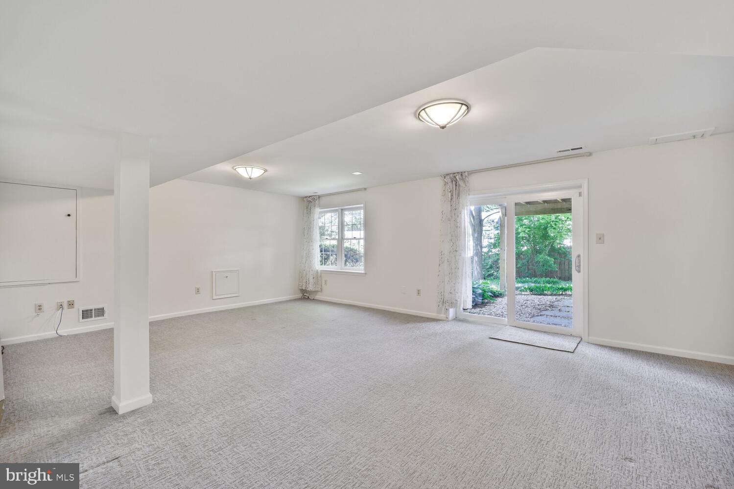 1531 Live Oak Dr