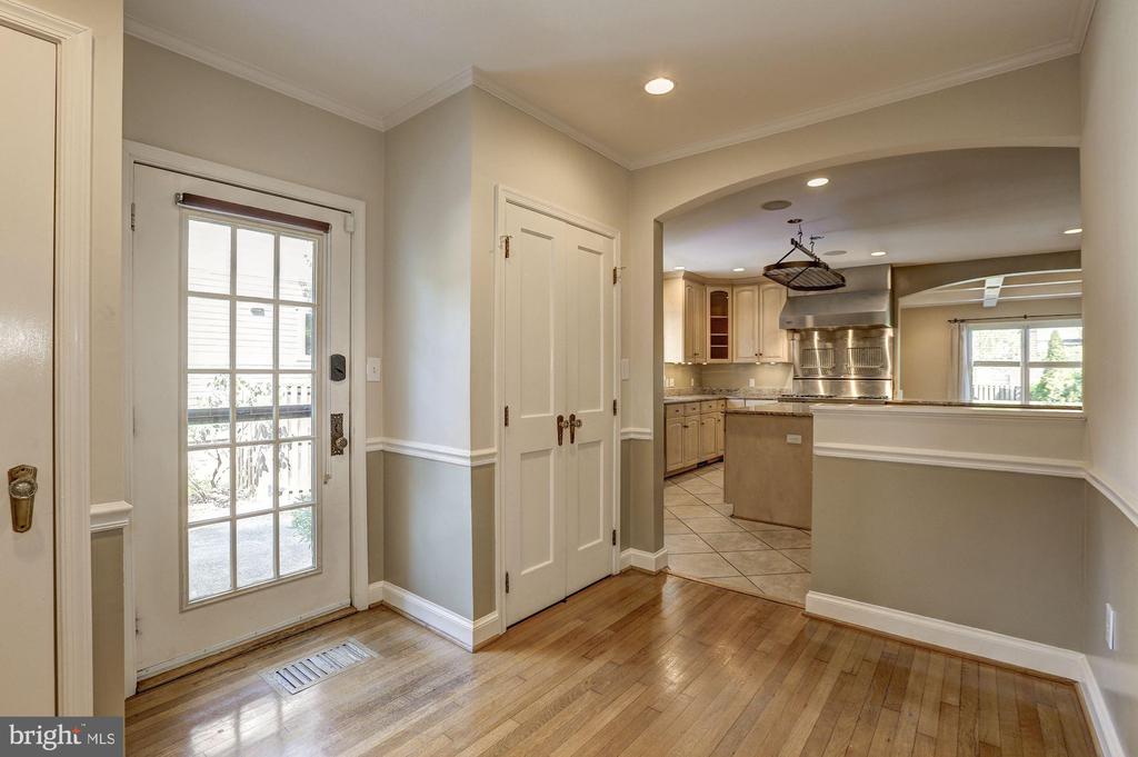 5119 MANNING DR