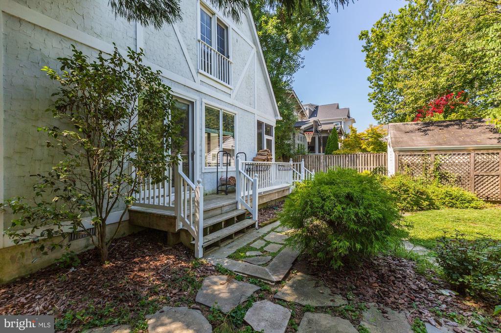 5119 MANNING DR