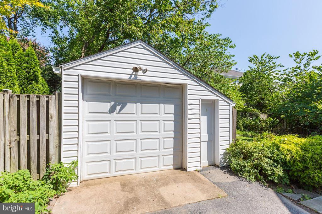 5119 MANNING DR