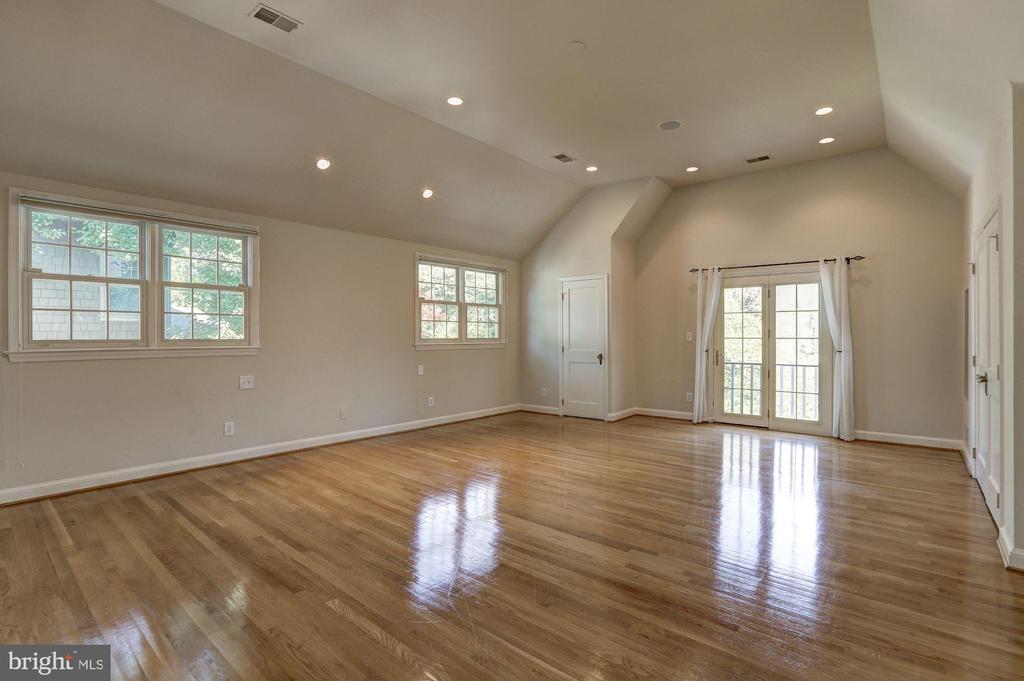 5119 MANNING DR