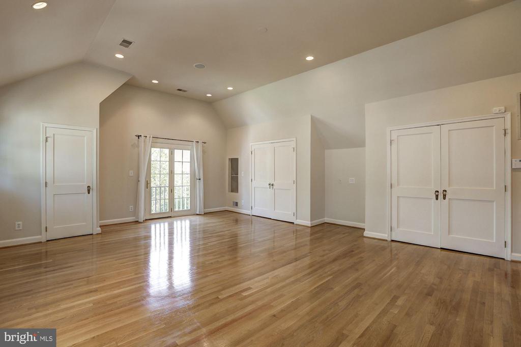 5119 MANNING DR