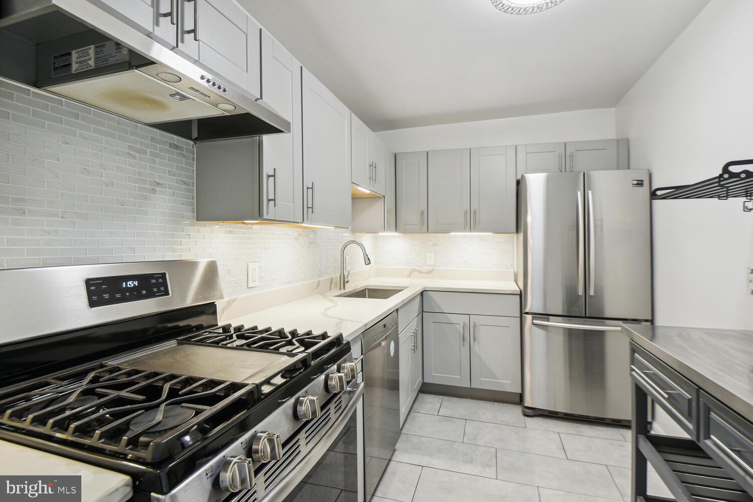 5101 RIVER RD #910