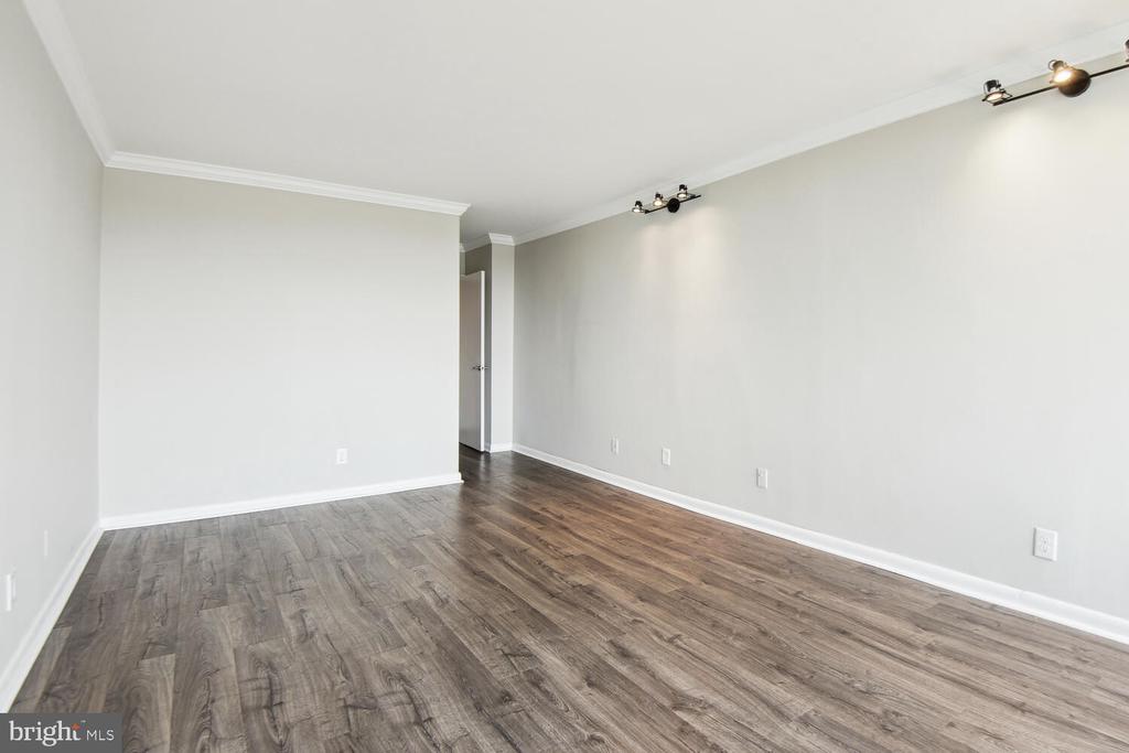 5101 RIVER RD #910