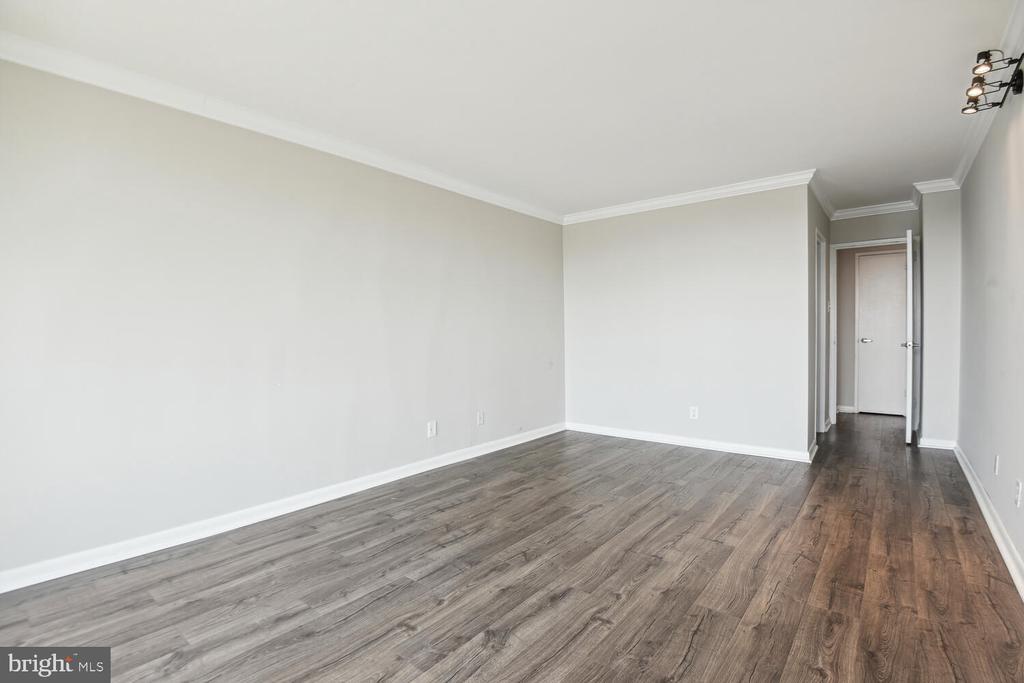 5101 RIVER RD #910