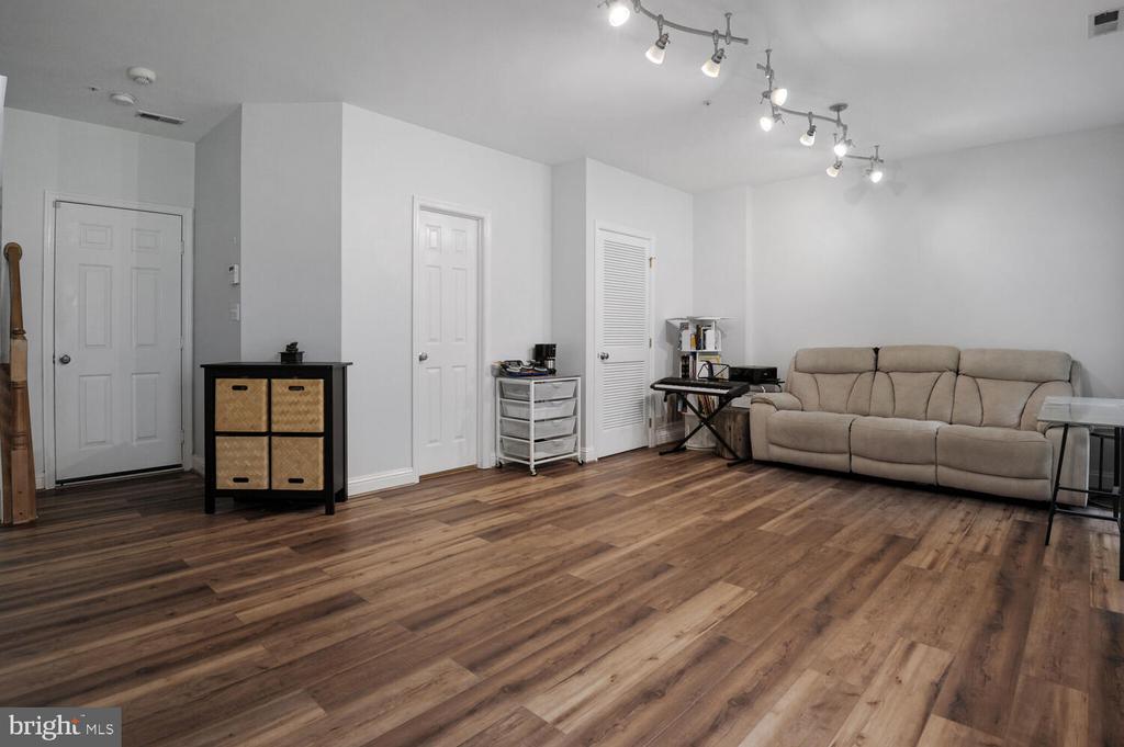 1320 Wild Oak Ter