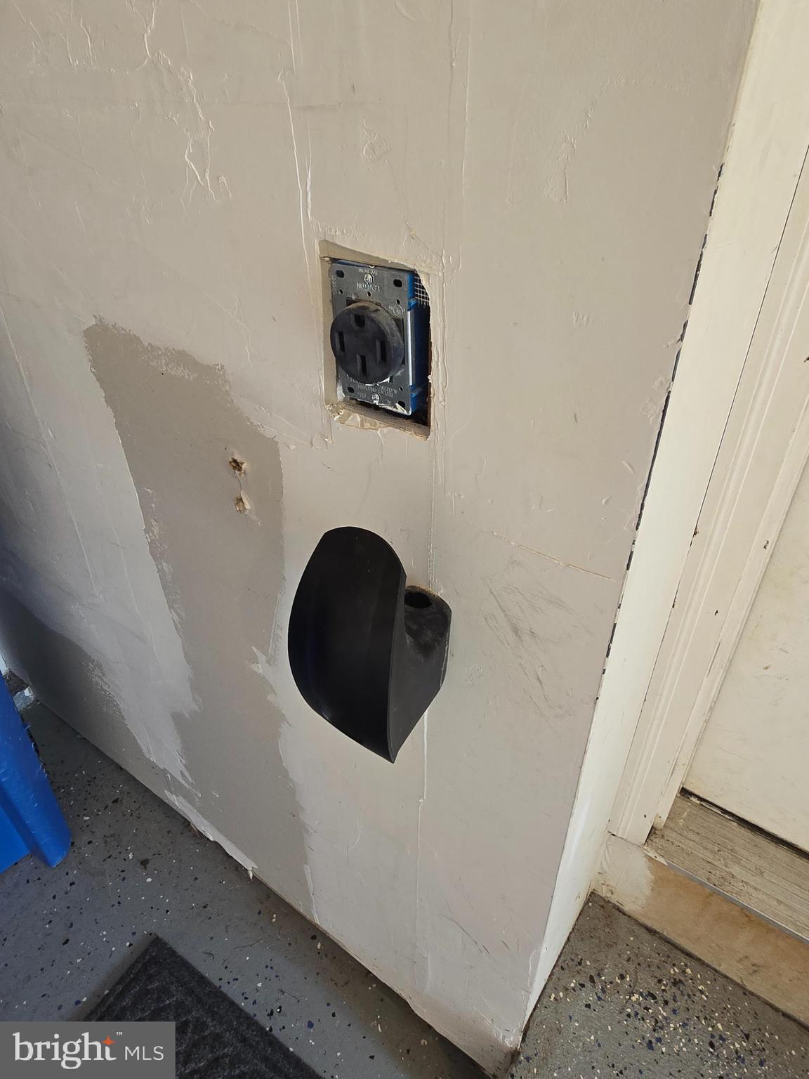 14942 HABERSHAM CIRCLE