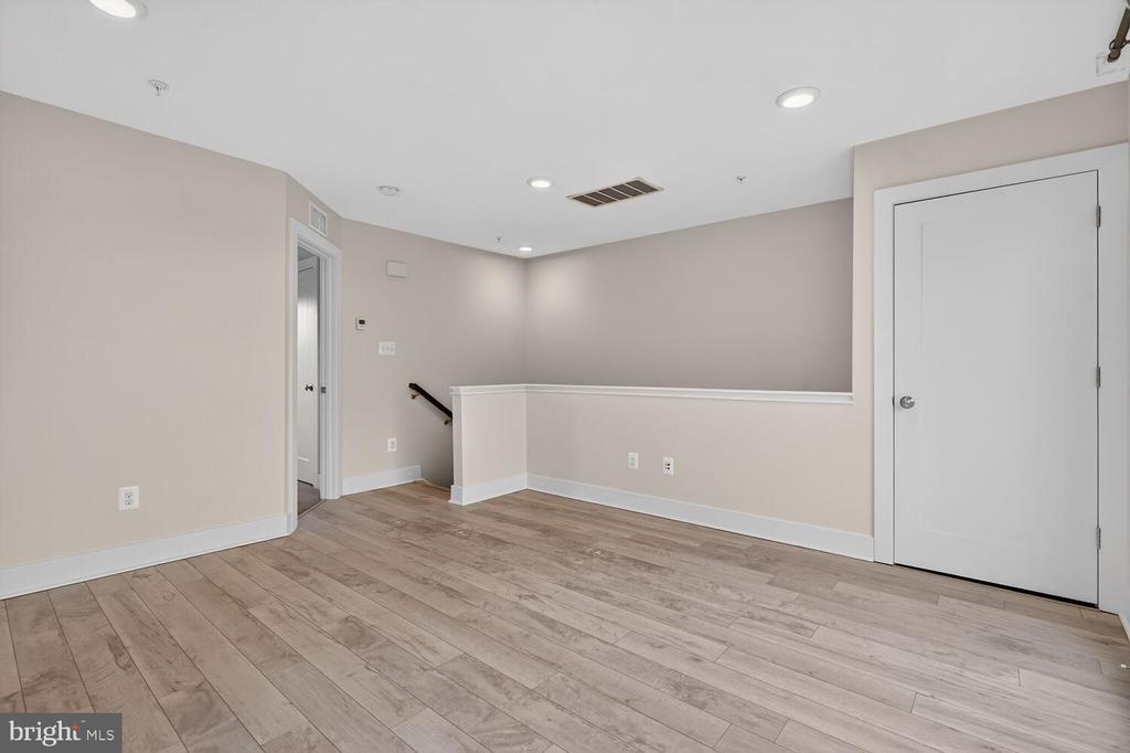 10425 FERNWOOD ROAD