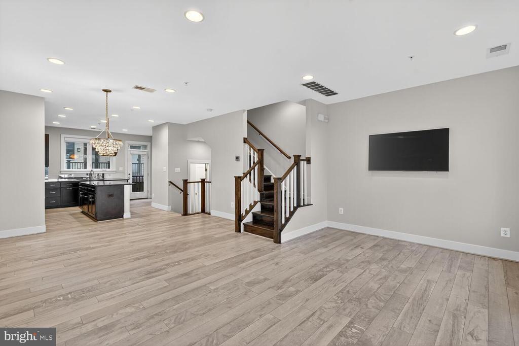 10425 FERNWOOD ROAD