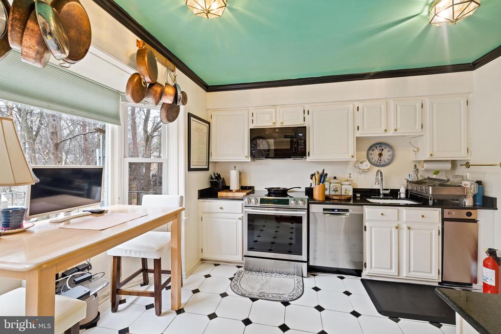7526 CODDLE HARBOR LANE