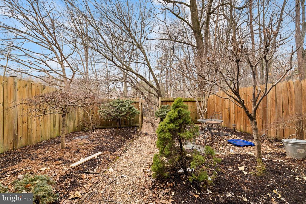 7526 CODDLE HARBOR LANE