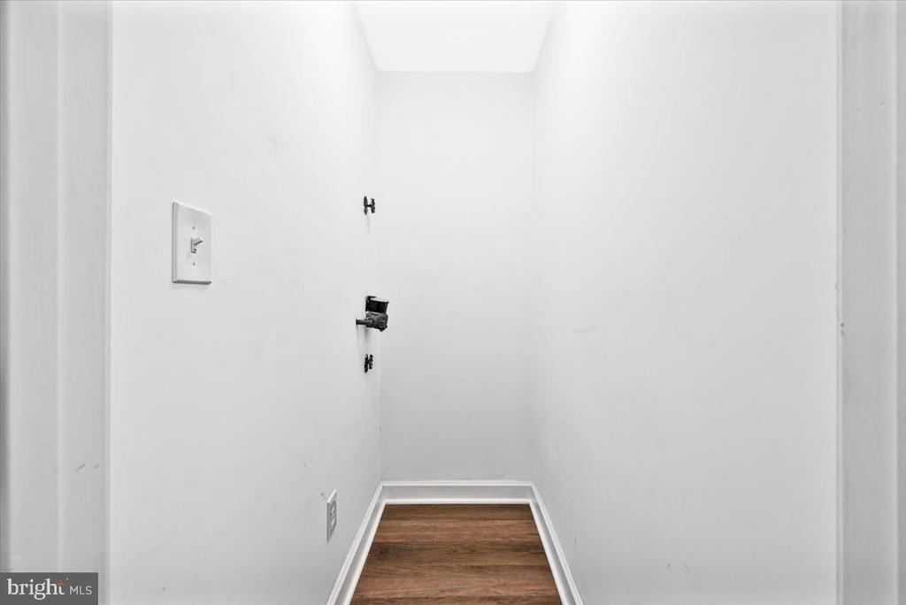 17641 LONGVIEW LANE