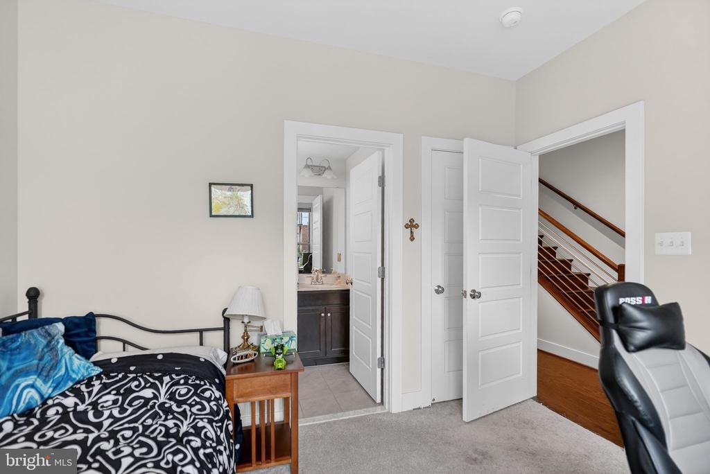 5138 LONGSTONE WAY