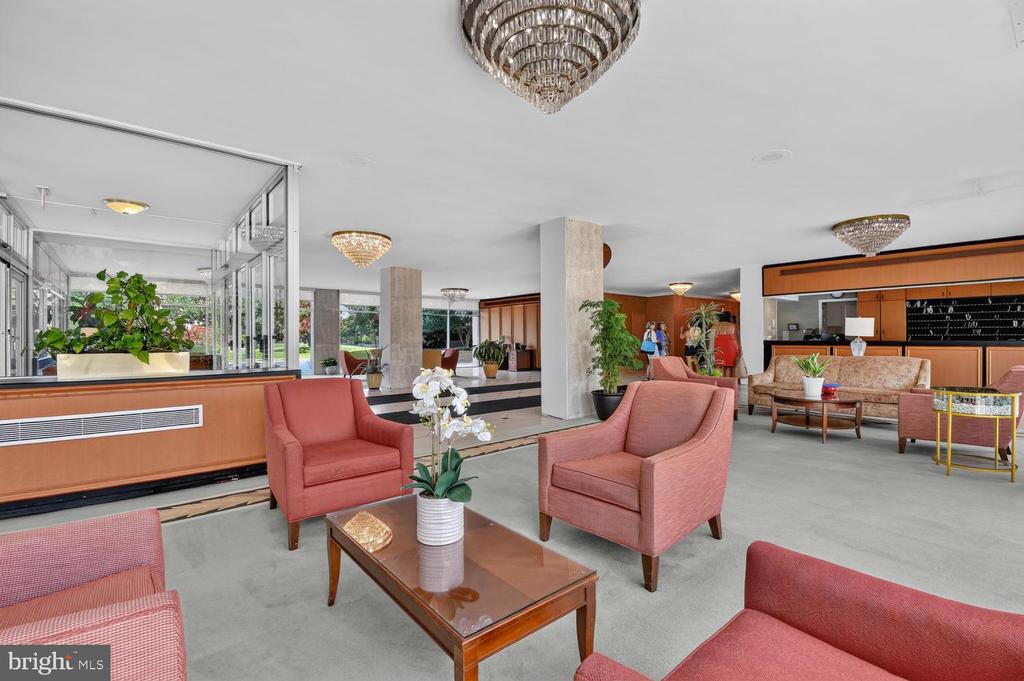 10201 GROSVENOR PLACE Unit: 1504