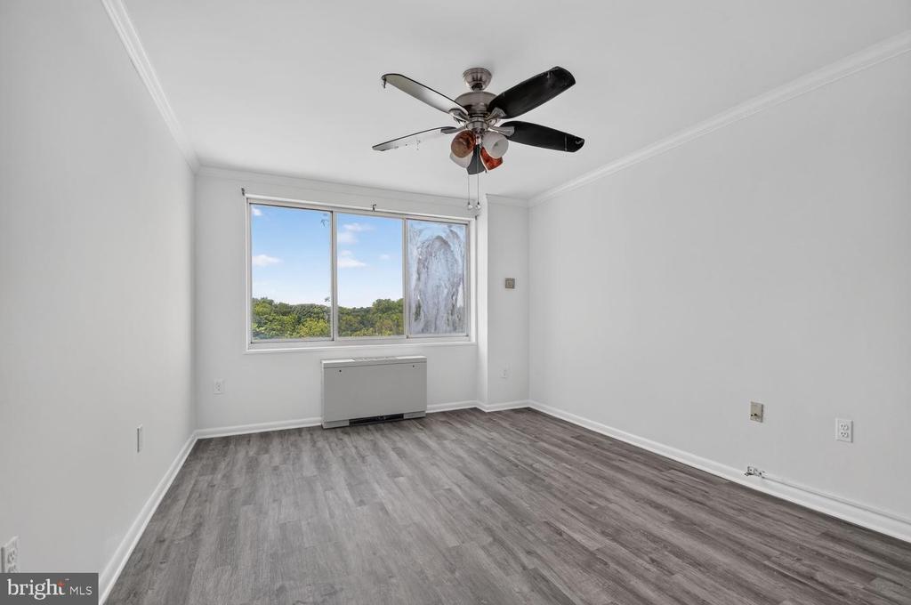 10201 GROSVENOR PLACE Unit: 1504