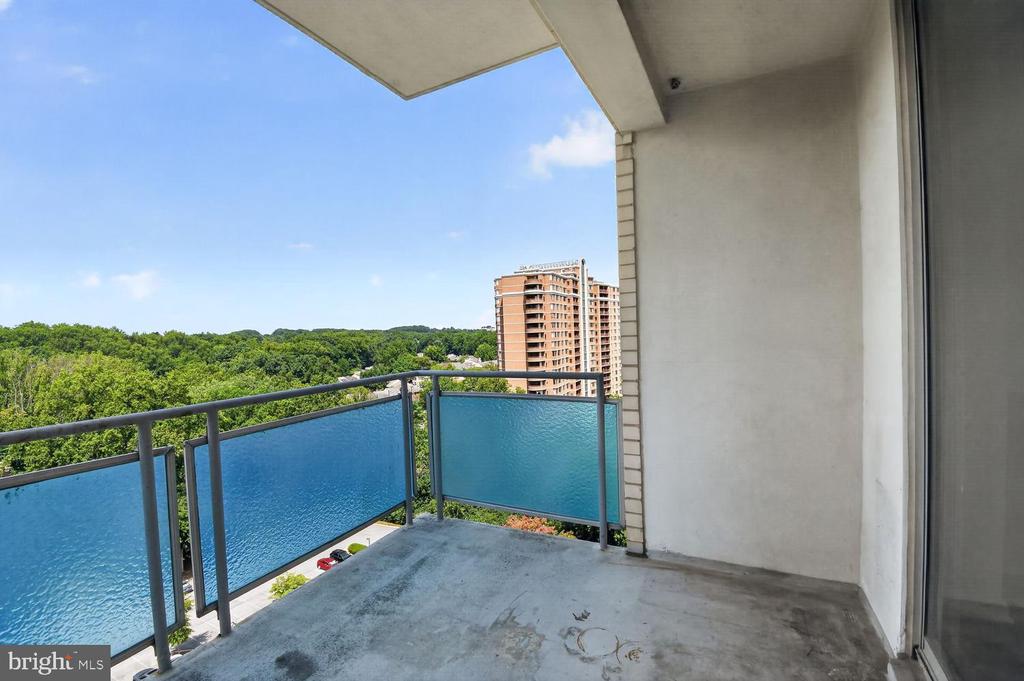 10201 GROSVENOR PLACE Unit: 1504