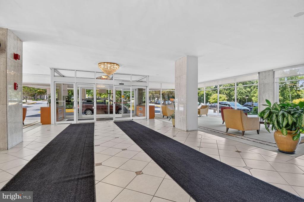 10201 GROSVENOR PLACE Unit: 1504